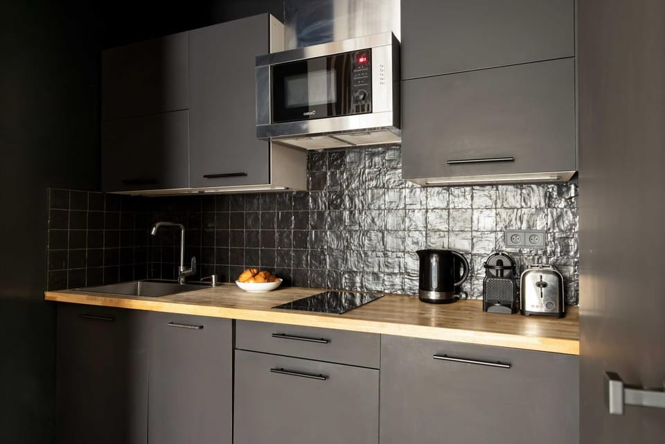 Kitchen or kitchenette