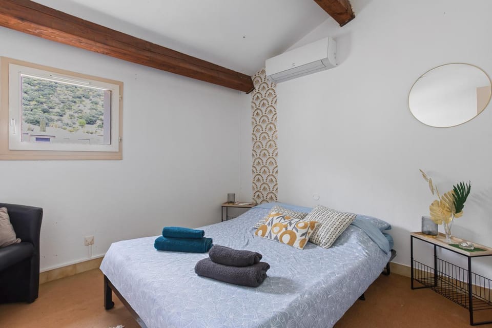 Living room, Bedroom