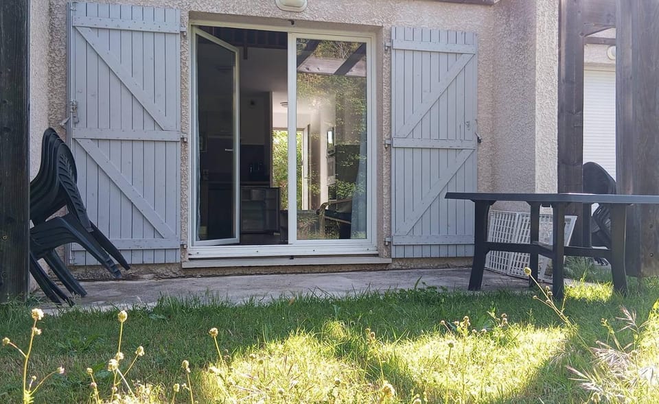 Maisonnette toute équipée au milieu des vignes Villa in Occitanie