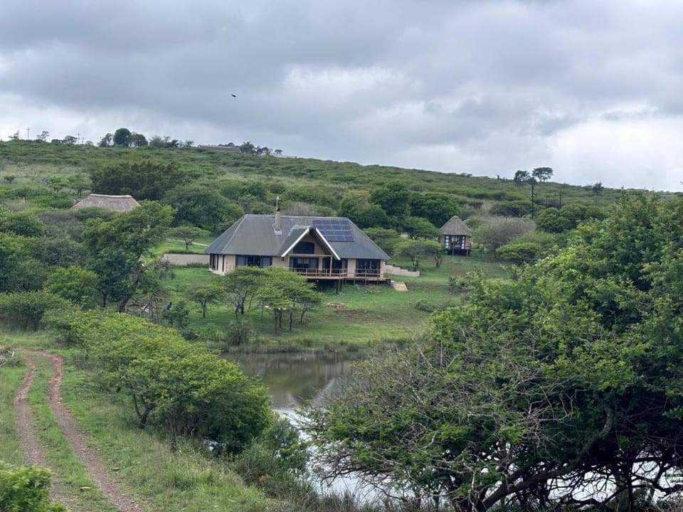 Rocky Valley Lakehouse Apartment in KwaZulu-Natal