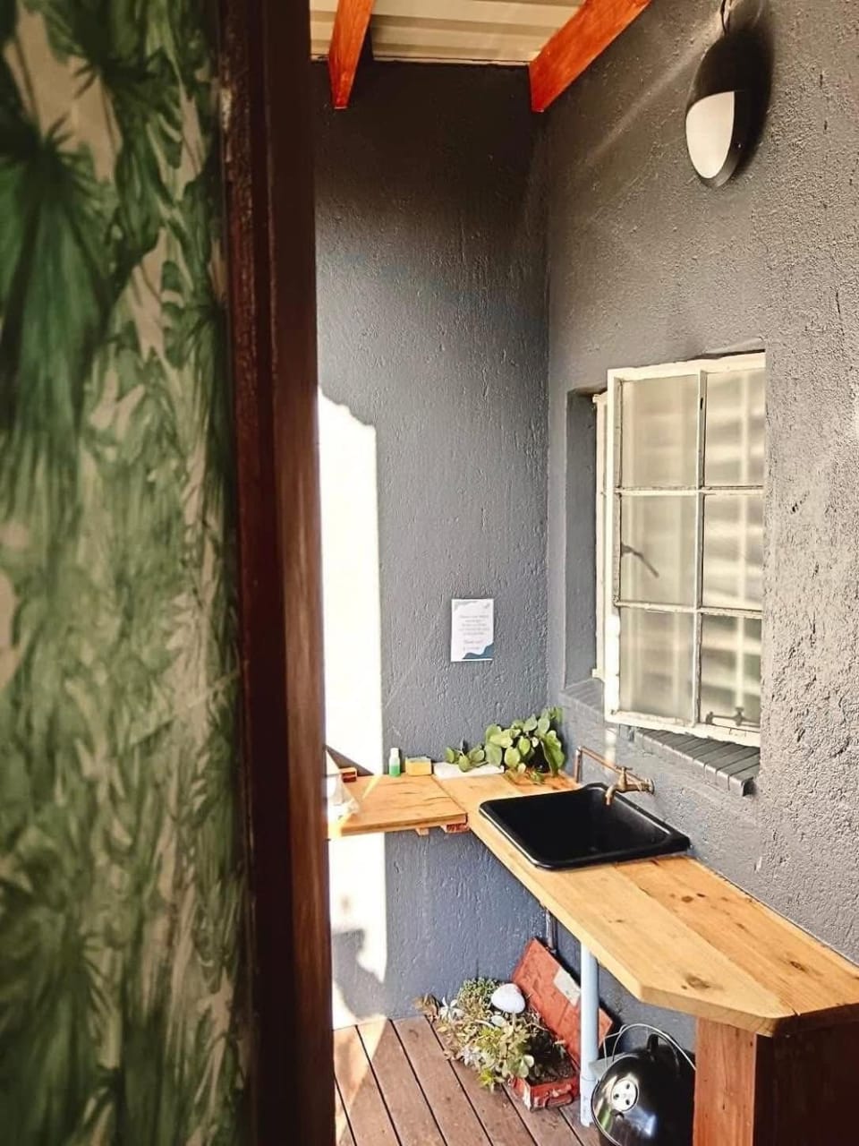 Menatwork contractors accommodation Apartment in South Africa