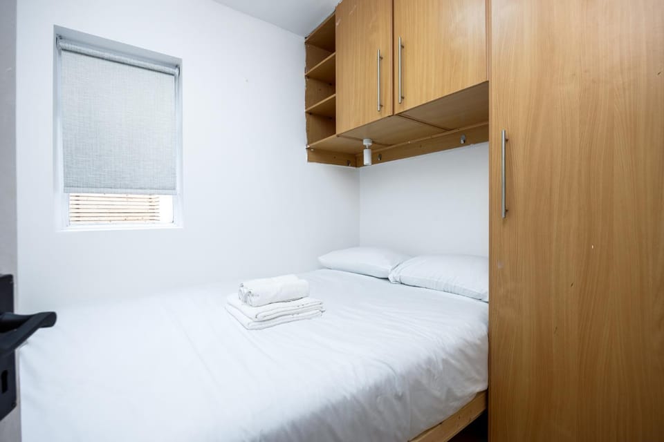 Bed, Bedroom, wardrobe