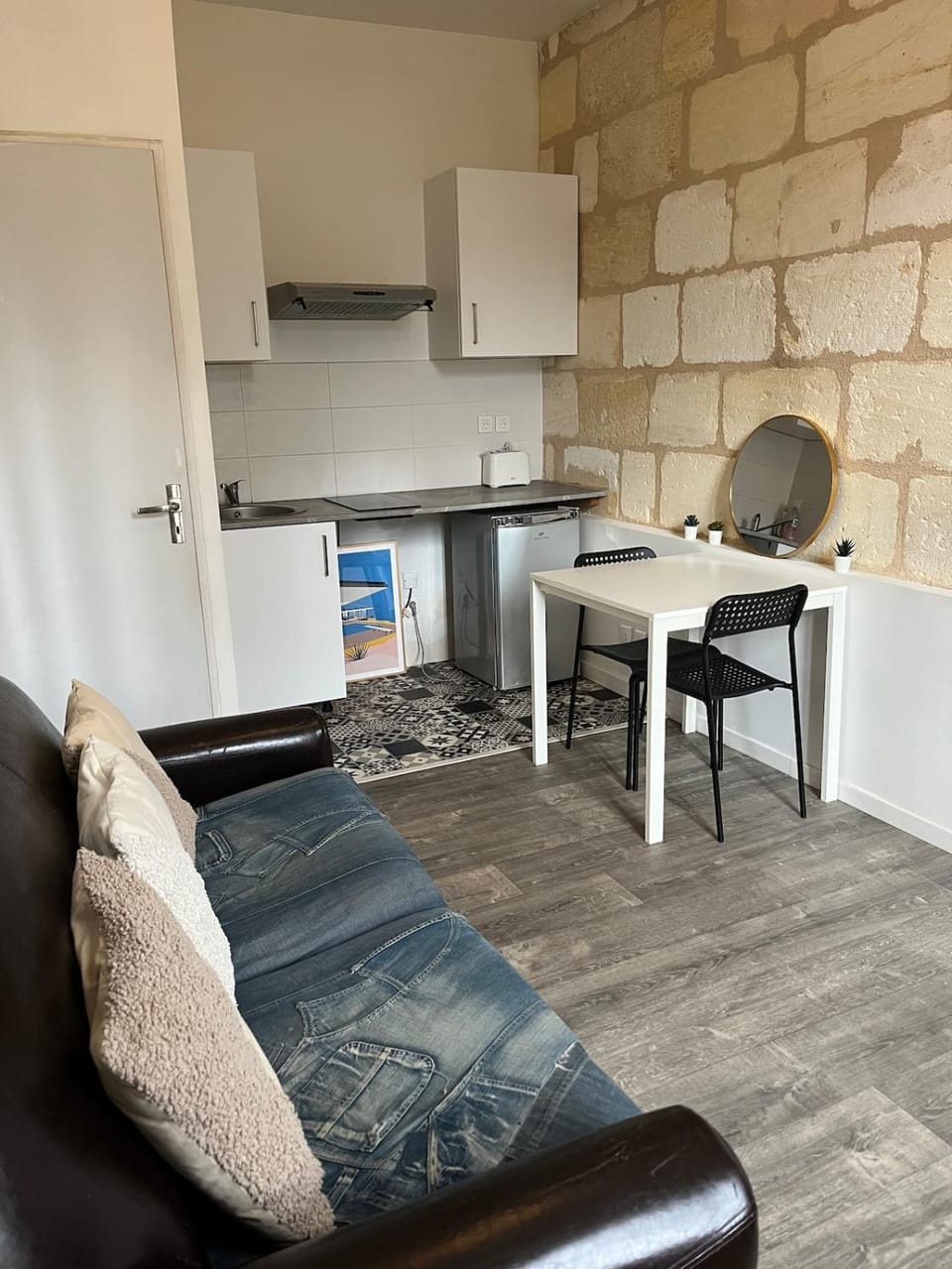 Independent two-room apartment in a characterful house Apartment in Bordeaux