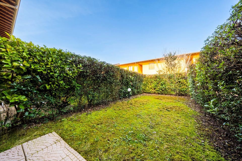 Day, Garden