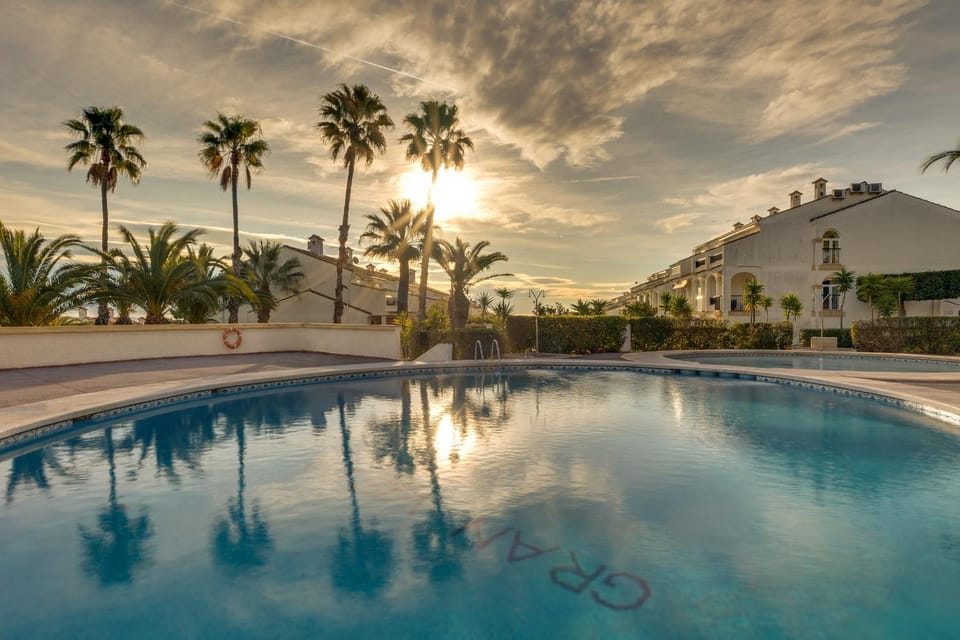 Pool view, Swimming pool