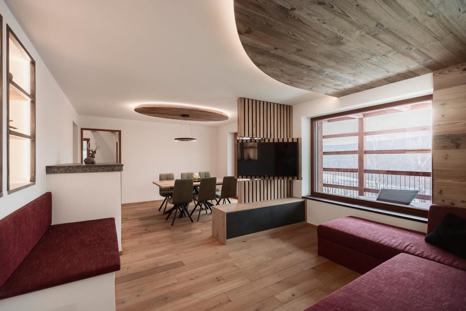 TV and multimedia, Living room, Seating area