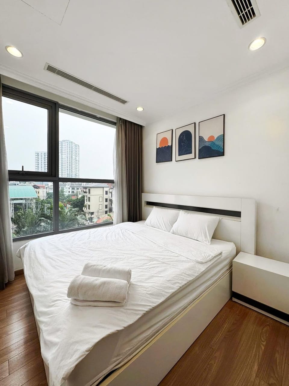 Luxury 3BR Park 12 Times City Apartment in Hanoi