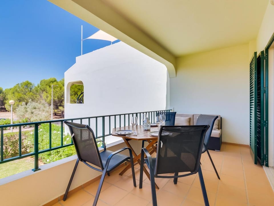 Apartamento Mélias, 2 quartos e piscina, Vilamoura Apartment in Quarteira