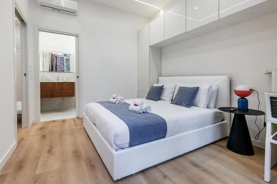 Luxury 2-bedroom apartment central station Apartment in Milan
