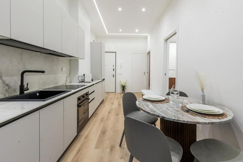 Luxury 2-bedroom apartment central station Apartment in Milan