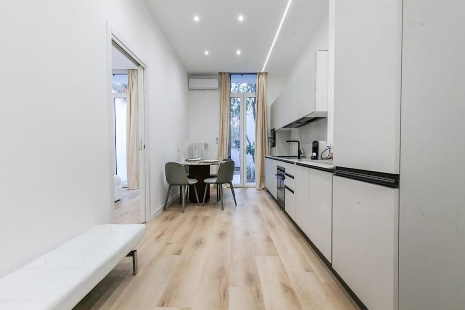 Luxury 2-bedroom apartment central station Apartment in Milan