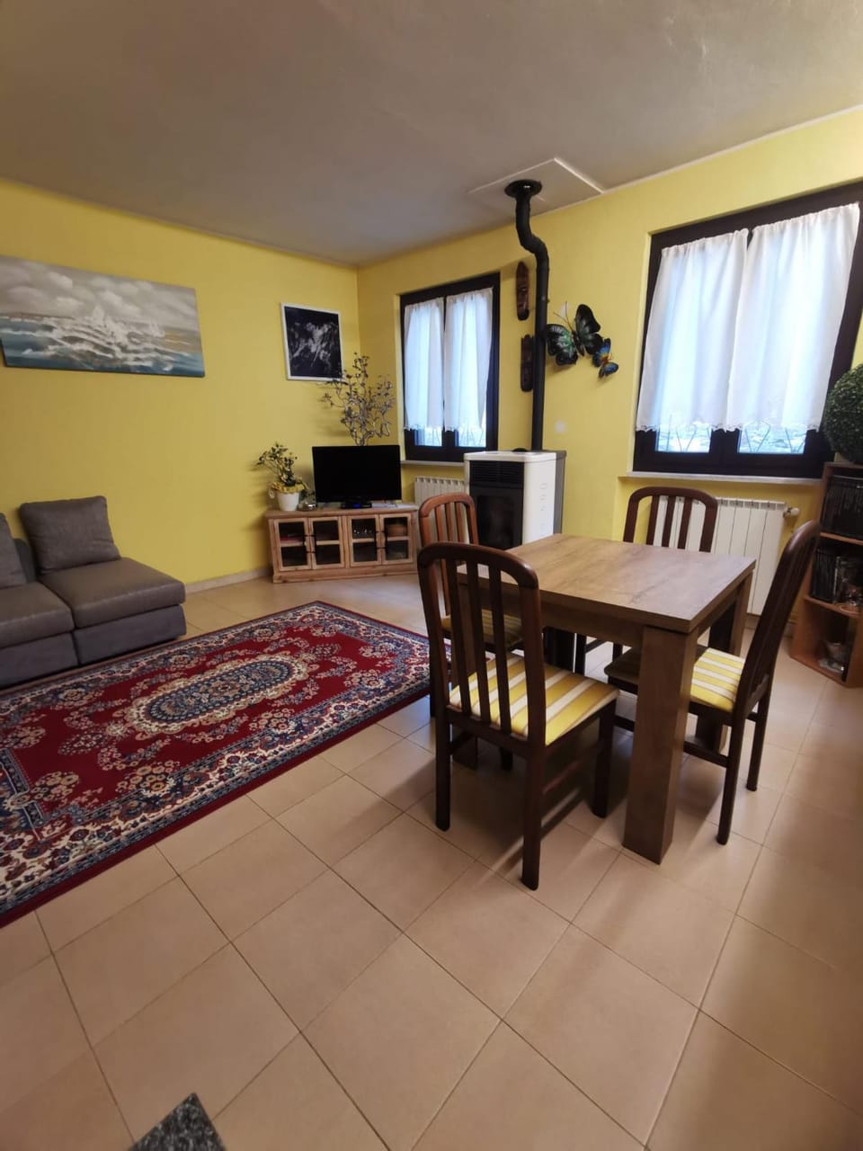 Living room, Dining area