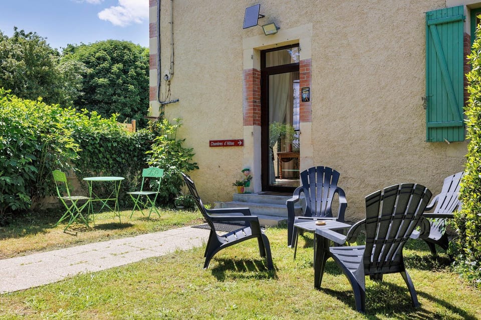 Les Malvaux - Chambres d'hôtes Bed and Breakfast in Auvergne-Rhône-Alpes