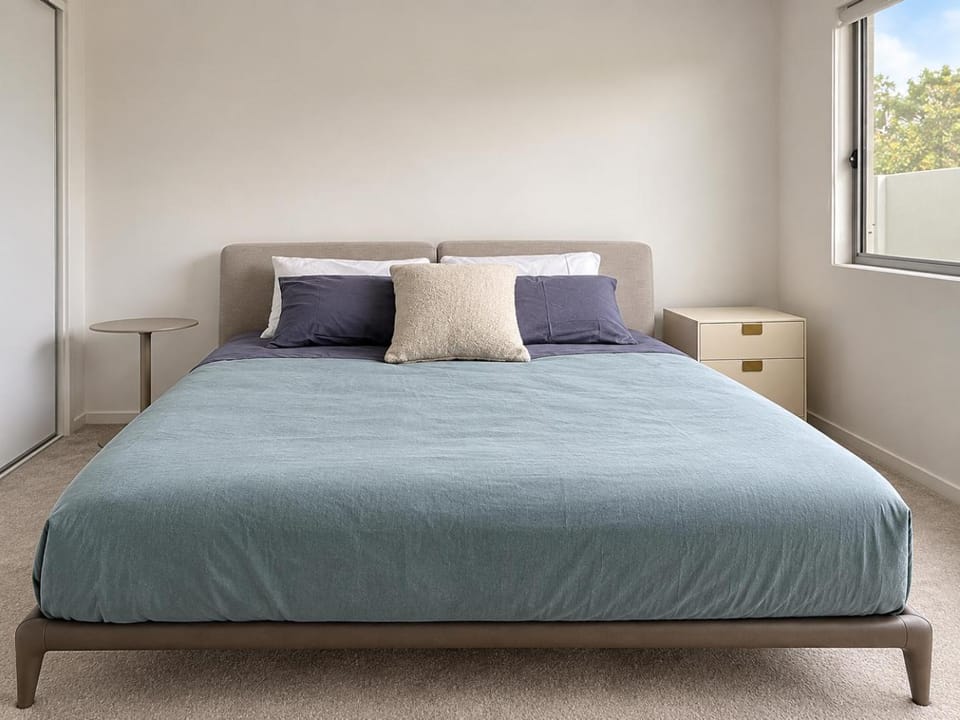 Bed, Day, Photo of the whole room, Bedroom, wardrobe