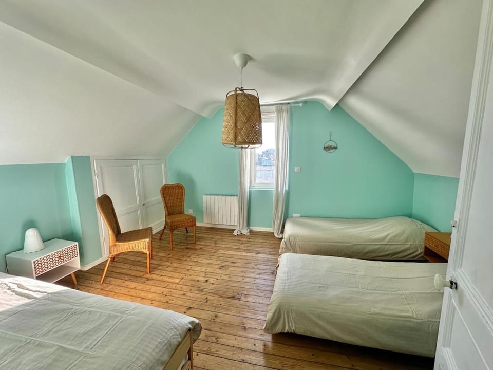 Bed, Photo of the whole room