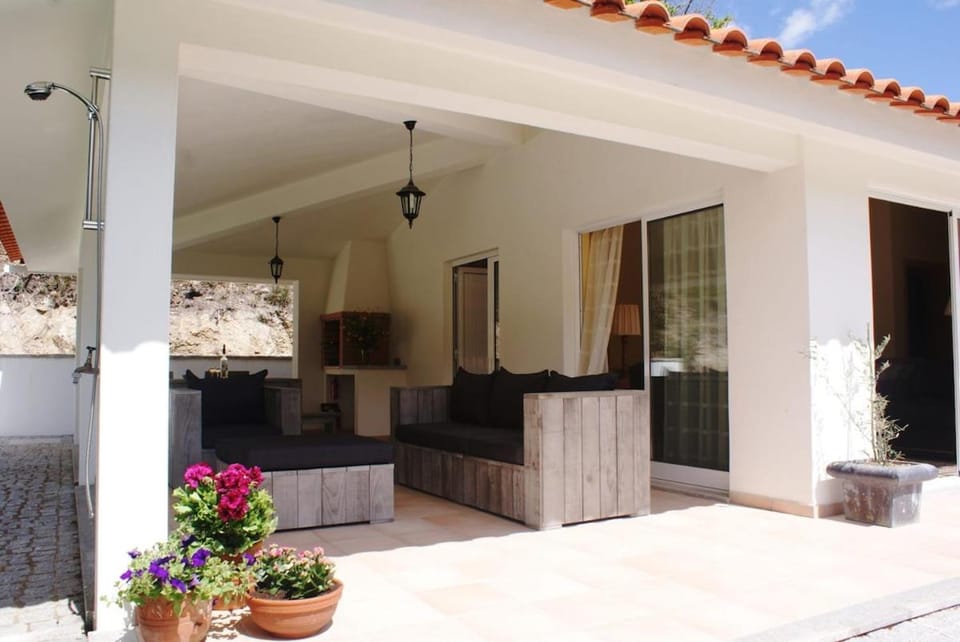 Nice quiet holiday bungalow Casa Covas on Quinta do Retiro House in Coimbra District, Portugal