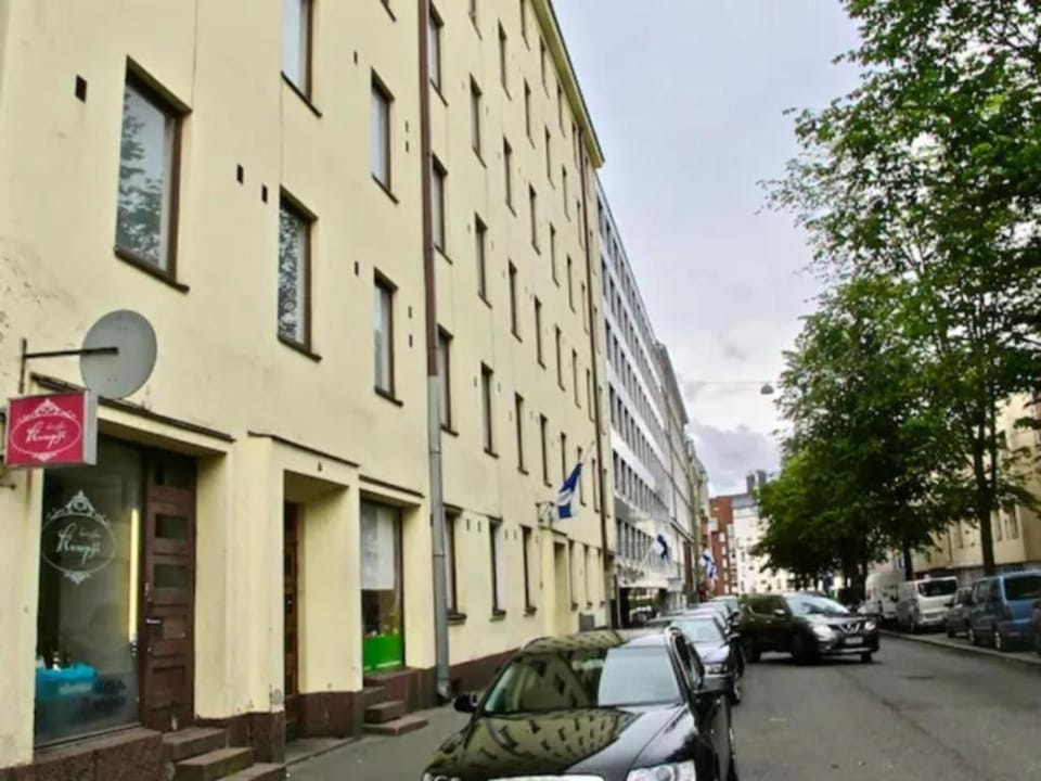 Property building, Neighbourhood, Location