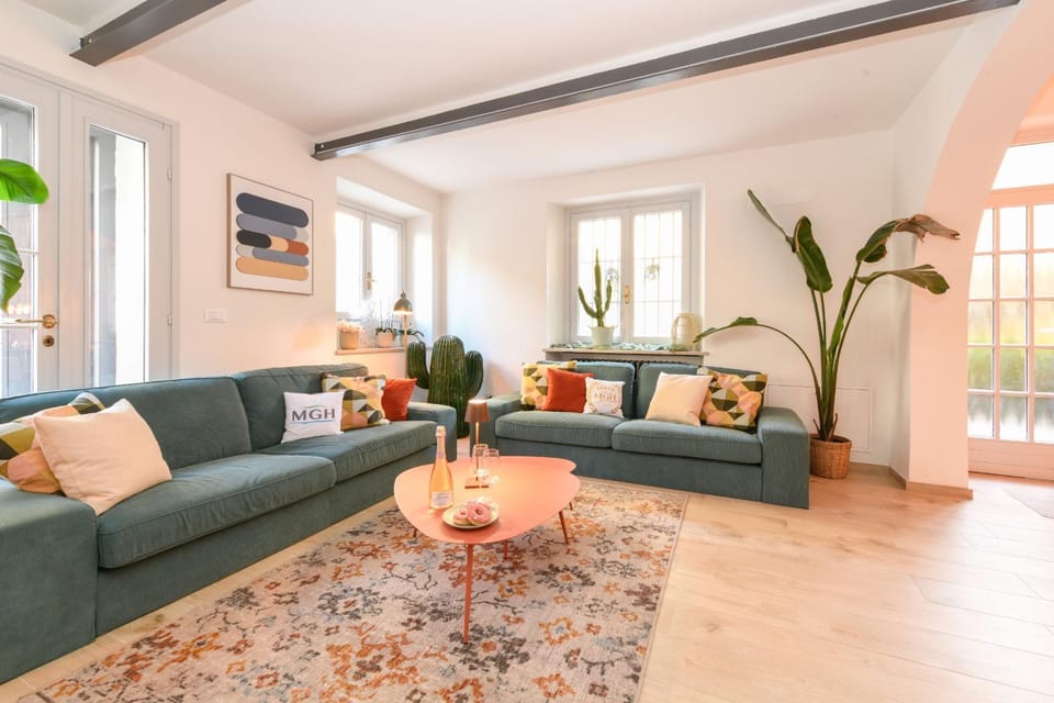 Communal lounge/ TV room, Living room