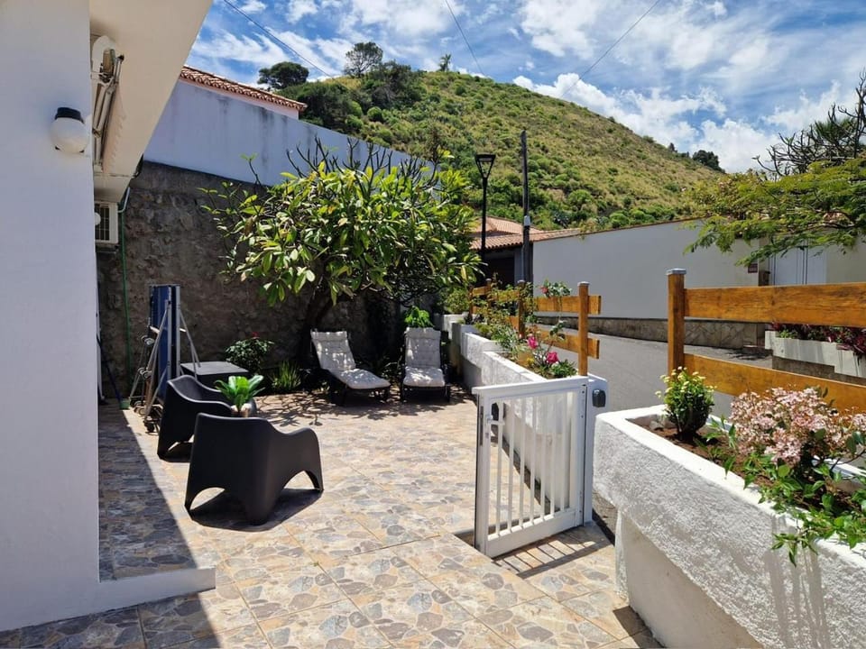Table tennis, Balcony/Terrace, sunbed