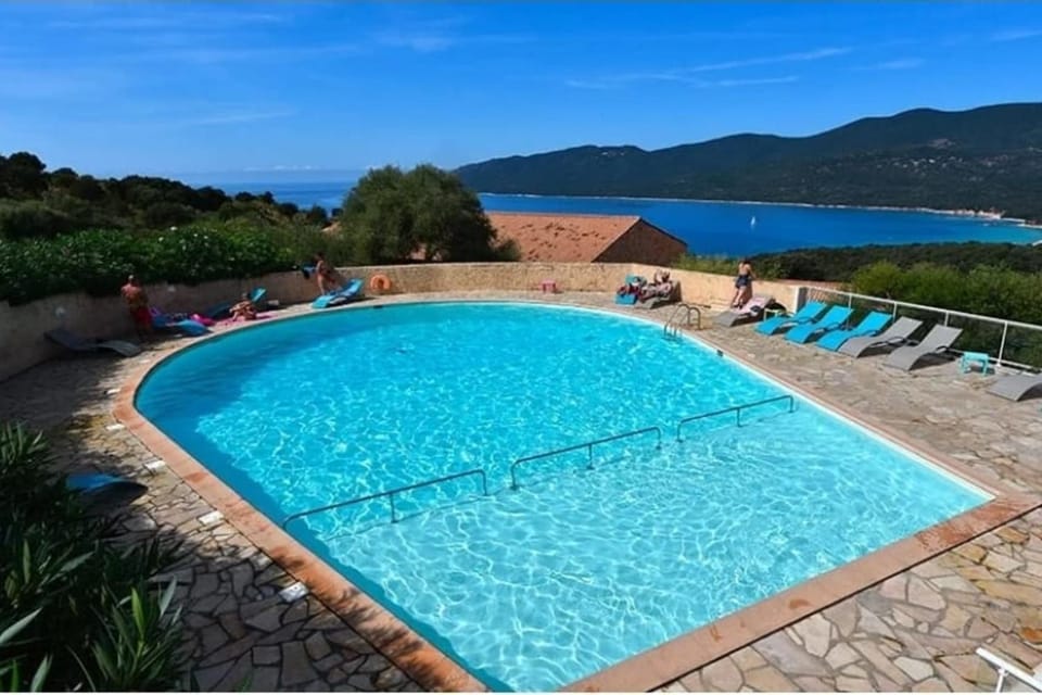 Nearby landmark, Day, Natural landscape, Mountain view, Pool view, Swimming pool, Swimming pool, sunbed