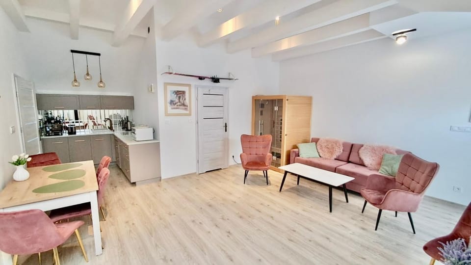 Apartament Brama do Natury z Prywatną Sauną i Tarasem przy Lesie - 5D Apartments Apartment in Lower Silesian Voivodeship