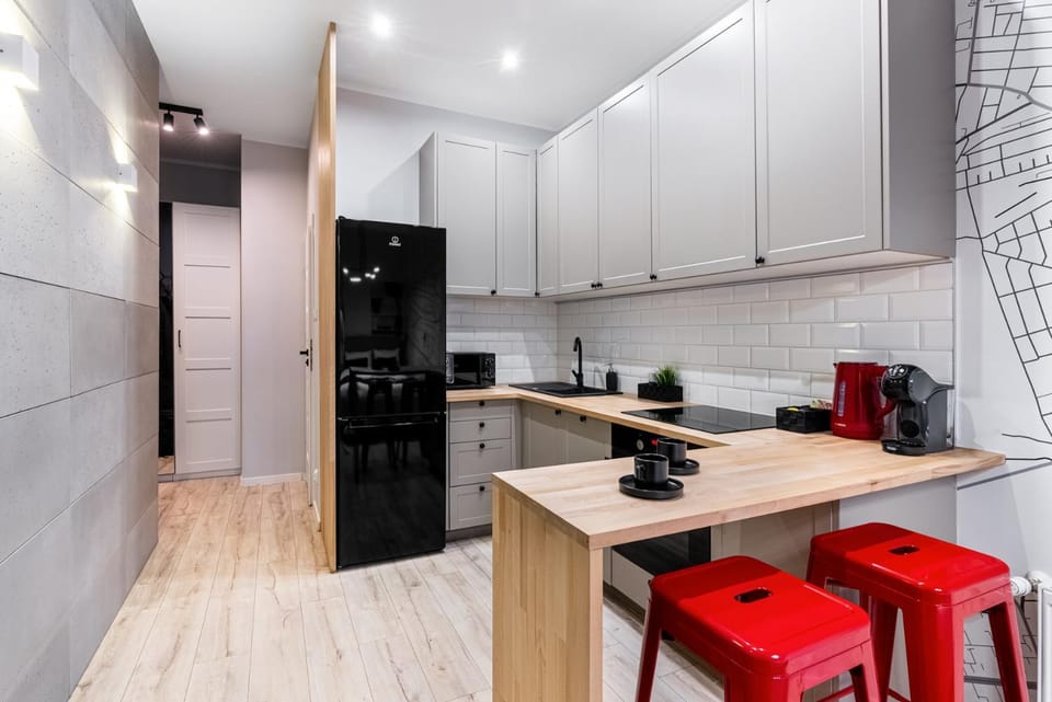 Kitchen or kitchenette, Dining area, dishwasher, oven, stove