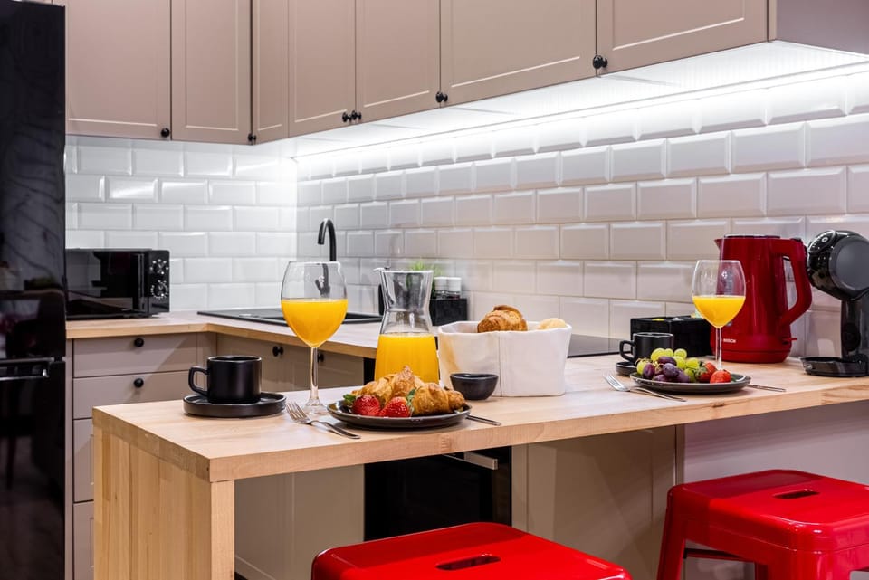 Kitchen or kitchenette