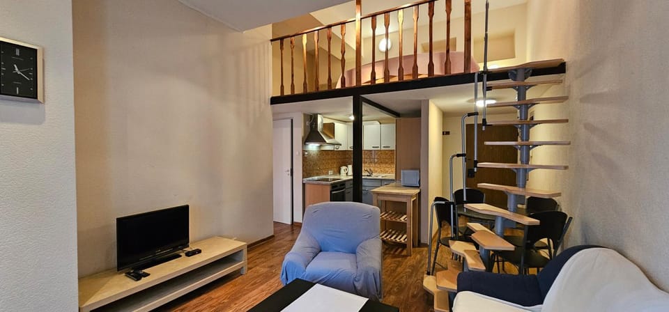 HolidayHomePL Statek 014 z osobną sypialnią i antresolą przy plaży Apartment in Miedzyzdroje