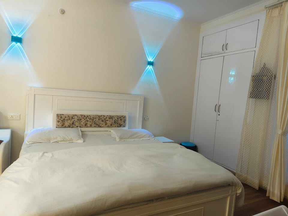 Royal Luxury Nainital Cottages Apartment in Uttarakhand