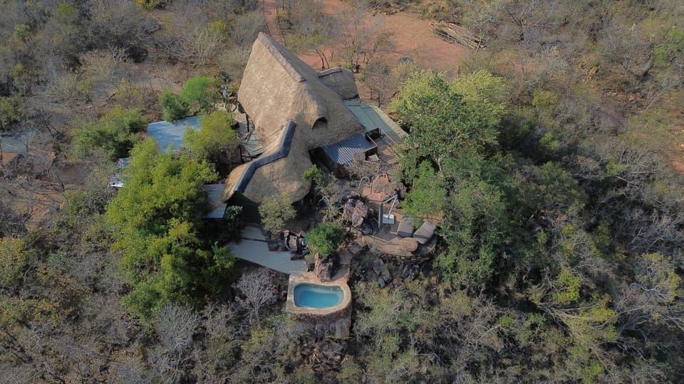 Property building, Day, Natural landscape, Bird's eye view, Pool view, Swimming pool