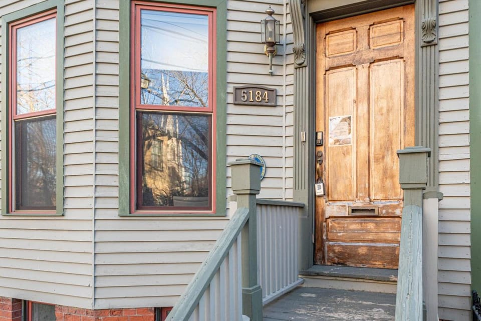 Stylish Heritage Stay in Downtown Halifax House in Dartmouth
