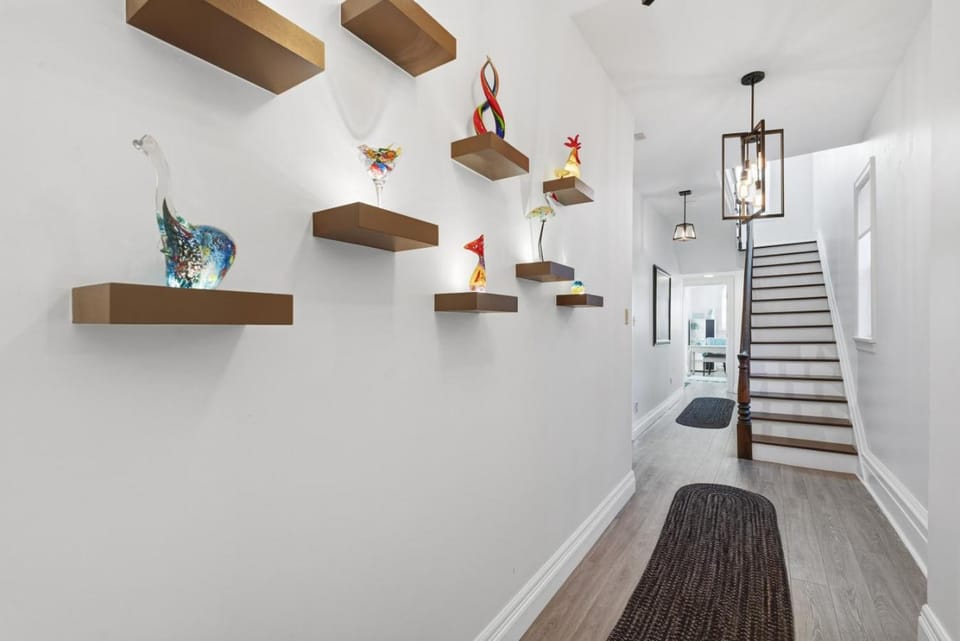 Stylish Heritage Stay in Downtown Halifax House in Dartmouth