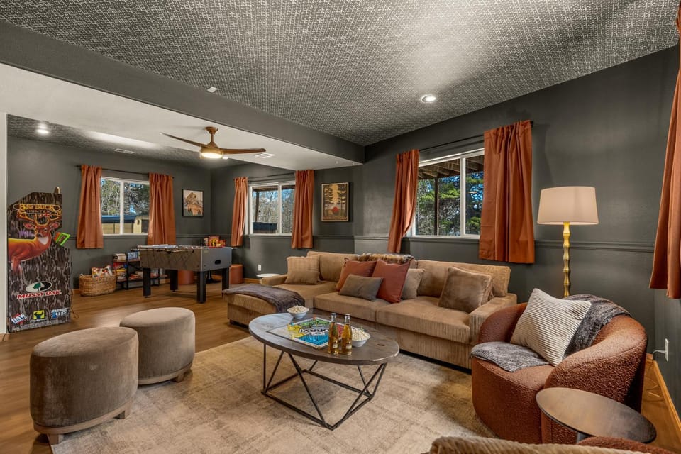 Communal lounge/ TV room, Game Room