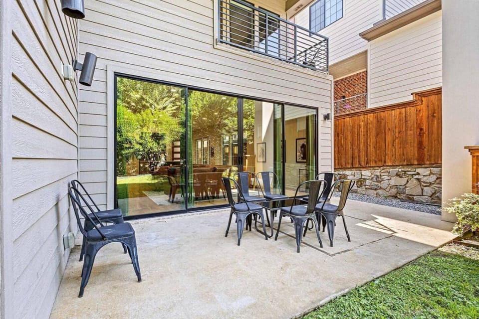 Patio, Day, Garden, Balcony/Terrace, Garden view