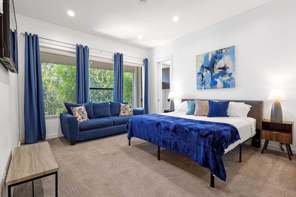 Bed, Photo of the whole room, Bedroom