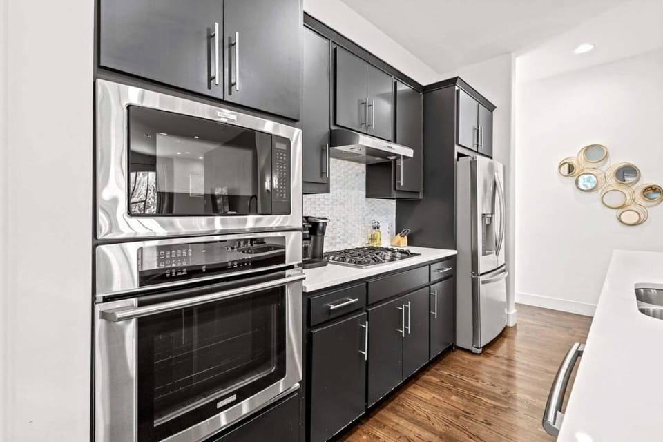 Kitchen or kitchenette, dishwasher, oven, pet friendly, stove, toaster