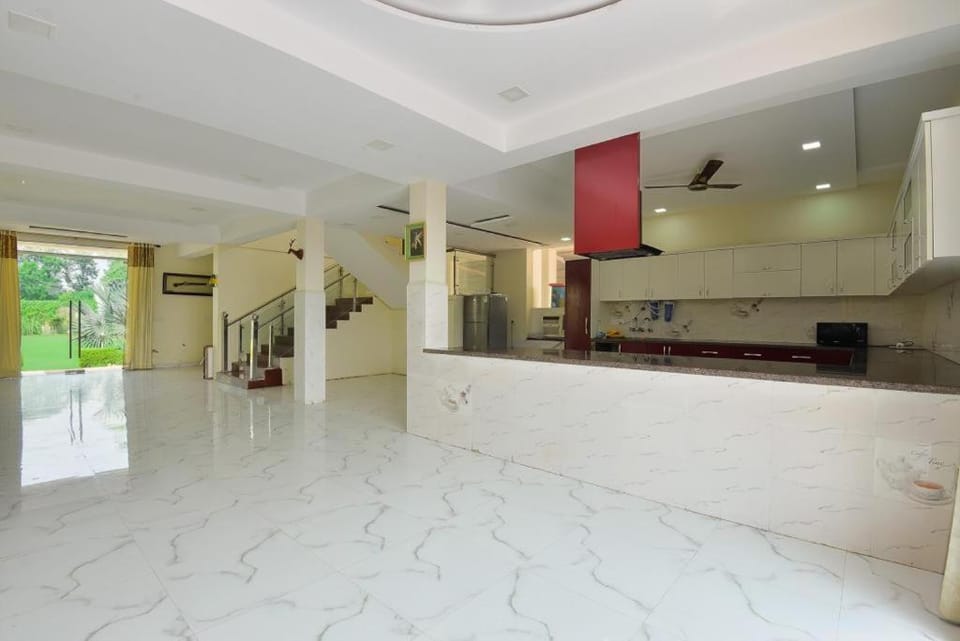 Yellow house Vacation rental in Gurugram