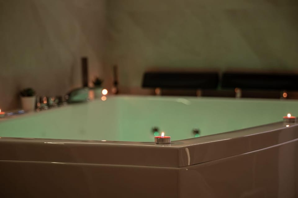 Hot Tub, Hot Tub