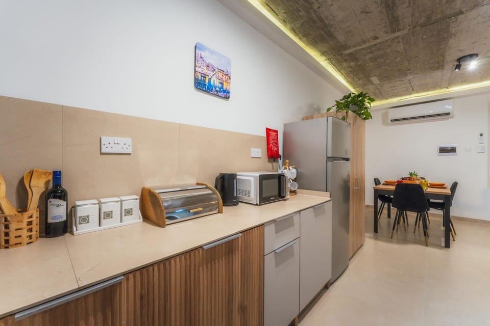 New Spacious 1BR Apartment for 4 in Central Paceville by SF Homes Apartment in Saint Julians