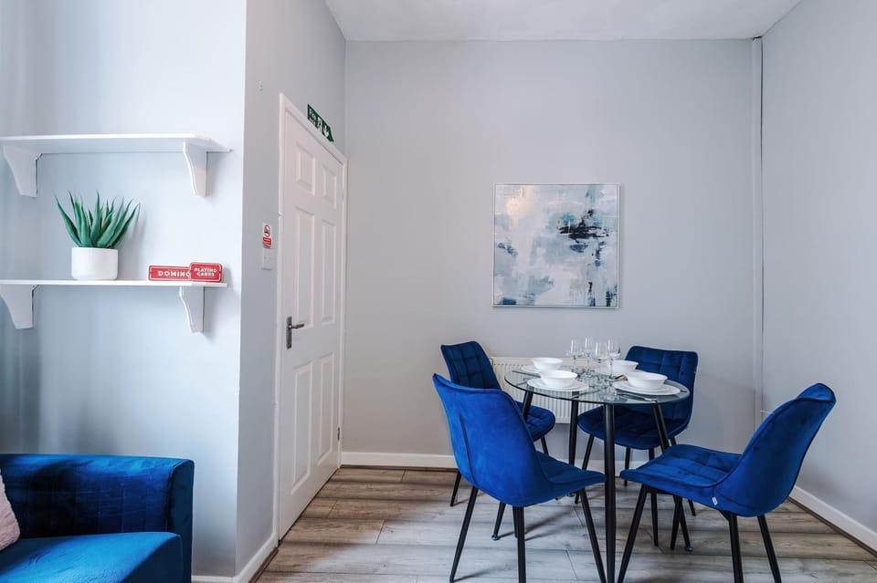 St Helens Central, 2 Bed , Long Stay OFFERS, Contractors, Relocations, Families, Sleeps 4 , St Helens House in St Helens