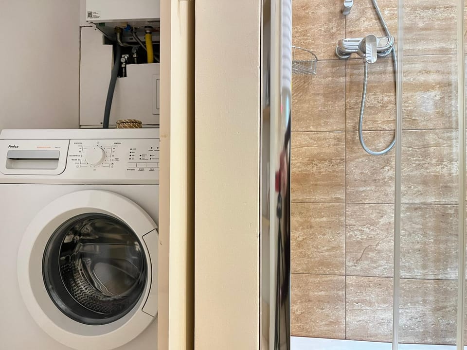Shower, Bathroom, washing machine