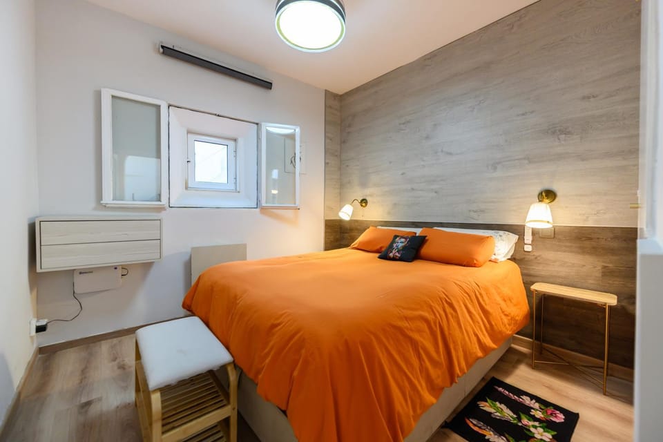 OLM102BA - Amplio y luminoso piso de 2 dormitorios en el centro de Madrid - Alquiler temporal Apartment in Centro