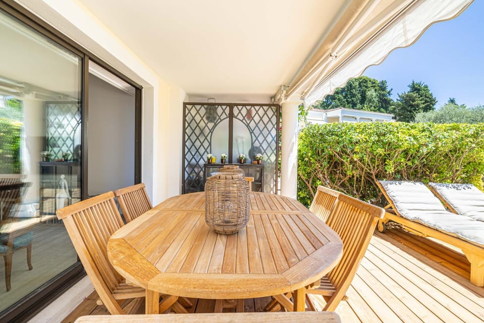 Patio, Seating area, Dining area