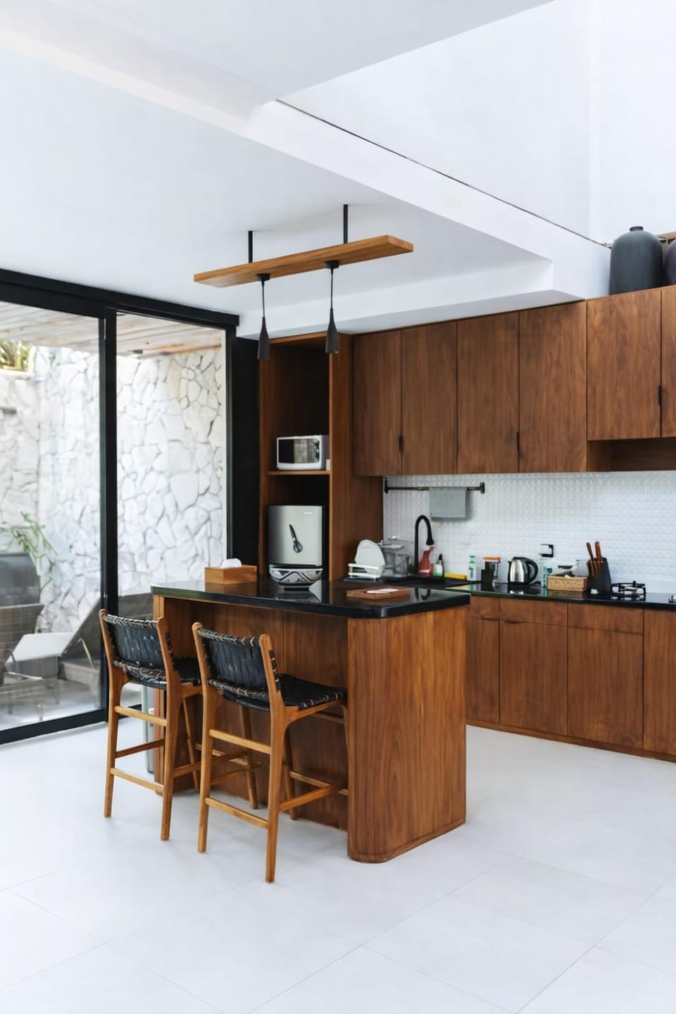 Coffee/tea facilities, Kitchen or kitchenette, Dining area, minibar, stove