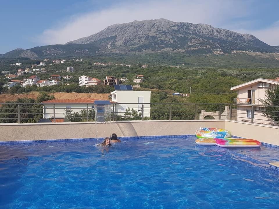 Apartments Villa Royale Bed and Breakfast in Ulcinj Municipality