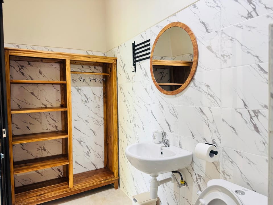 Toilet, Bathroom