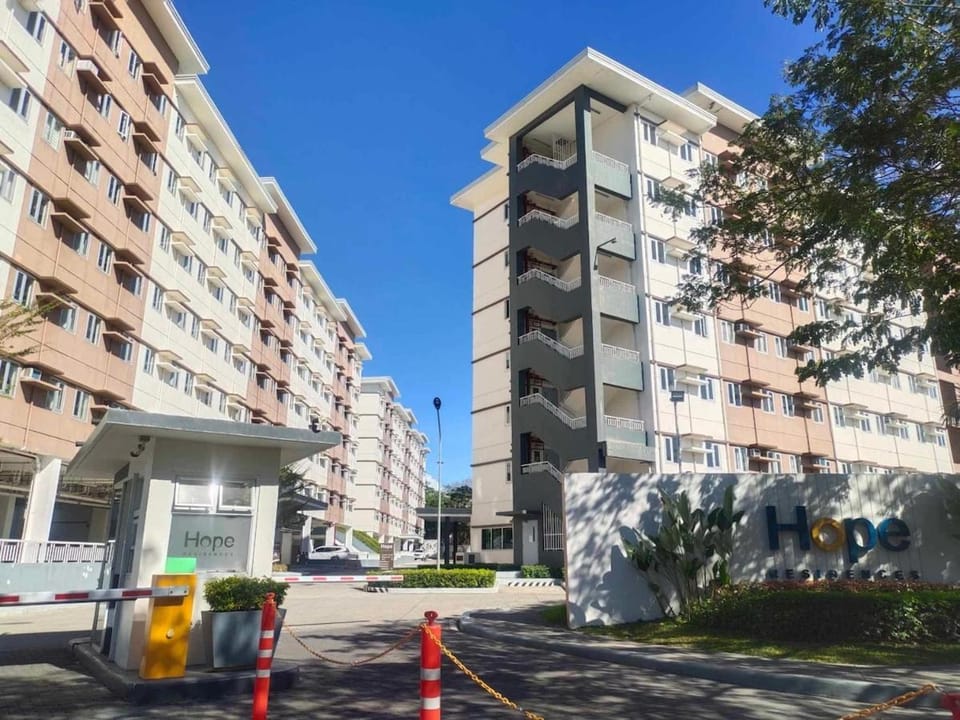 Beirut Bliss Suite at Hope Residences Trece Martires Apartment in Calabarzon