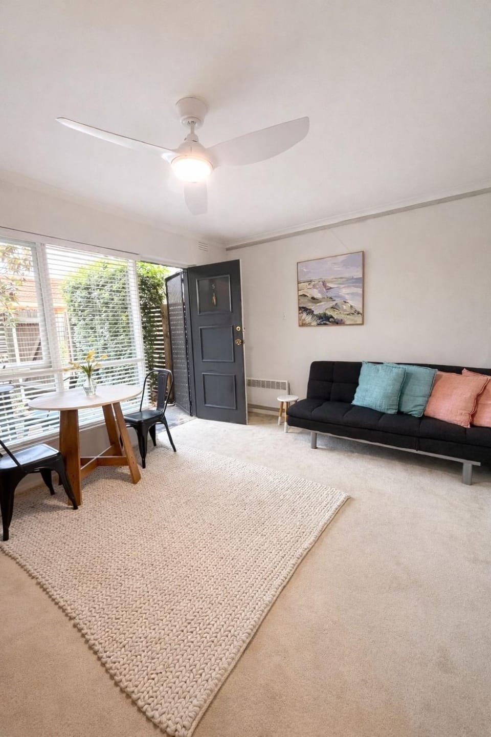 Moonya Courtyard Apartment in Melbourne