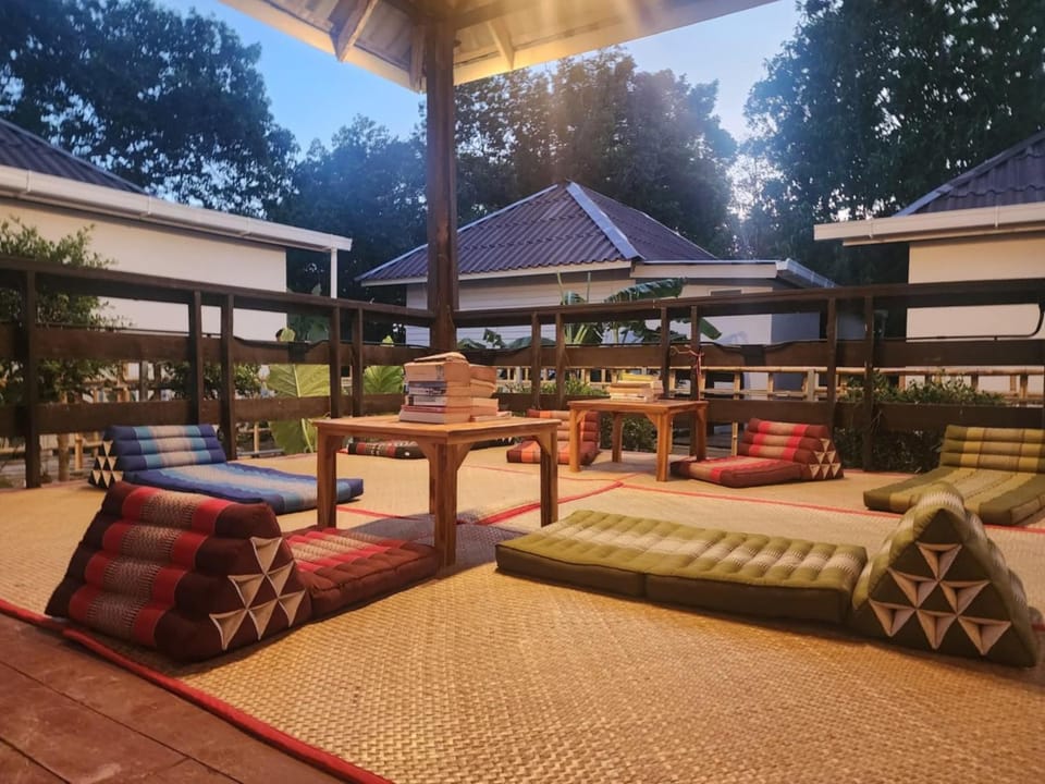 Communal lounge/ TV room