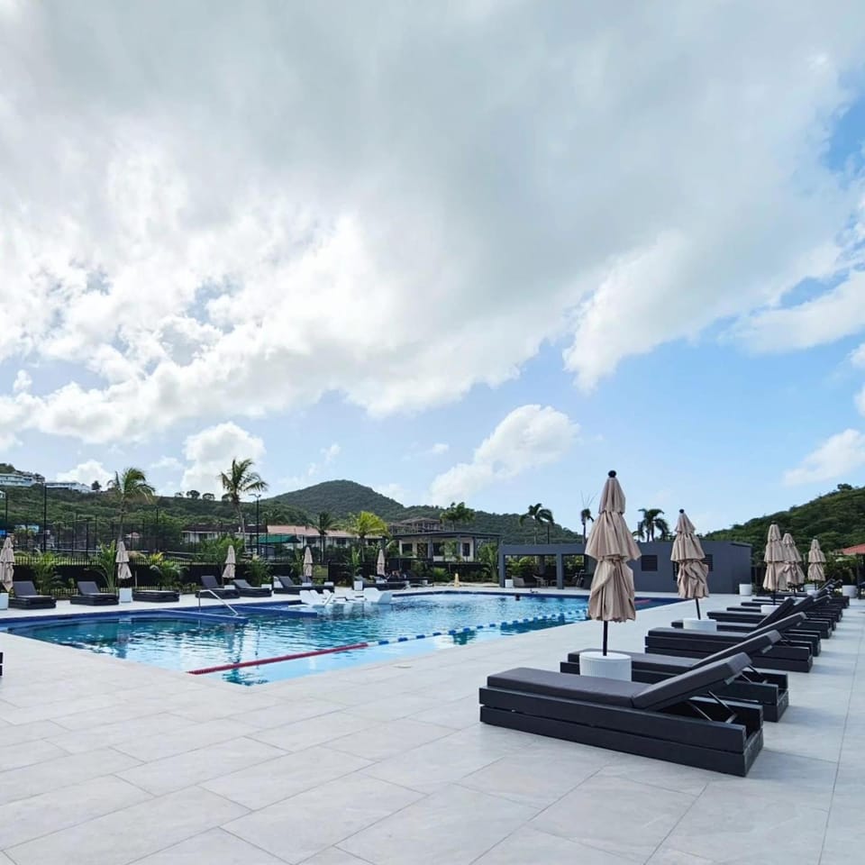 Pool view, Swimming pool, sunbed